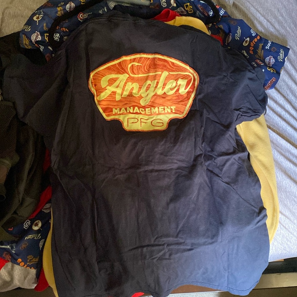 Columbia pfg shirt